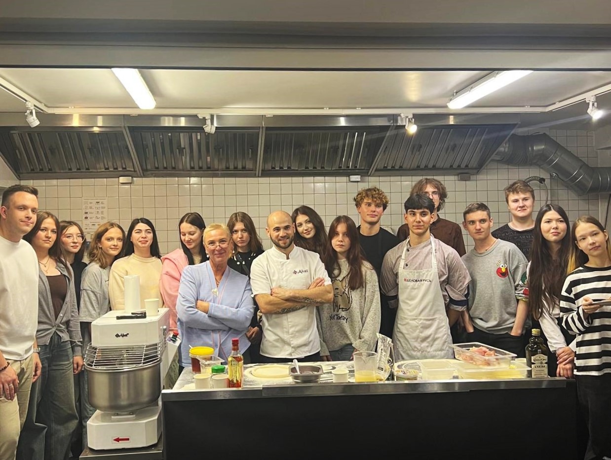 Студенты колледжа «Царицыно» посетили мастер-класс. Фото: страница Московского колледжа управления, гостиничного бизнеса и информационных технологий «Царицыно»