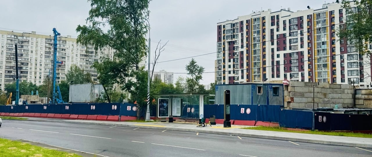 Специалисты подготавливают стартовую площадку для строительства в Царицыне. Фото: страница управы района Царицыно в социальных сетях