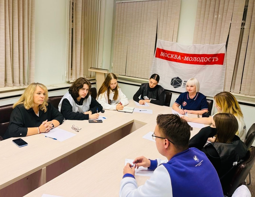 Молодые парламентарии провели заседание в управе района Царицыно. Фото: страница Молодежной Палаты района Царицыно в социальных сетях