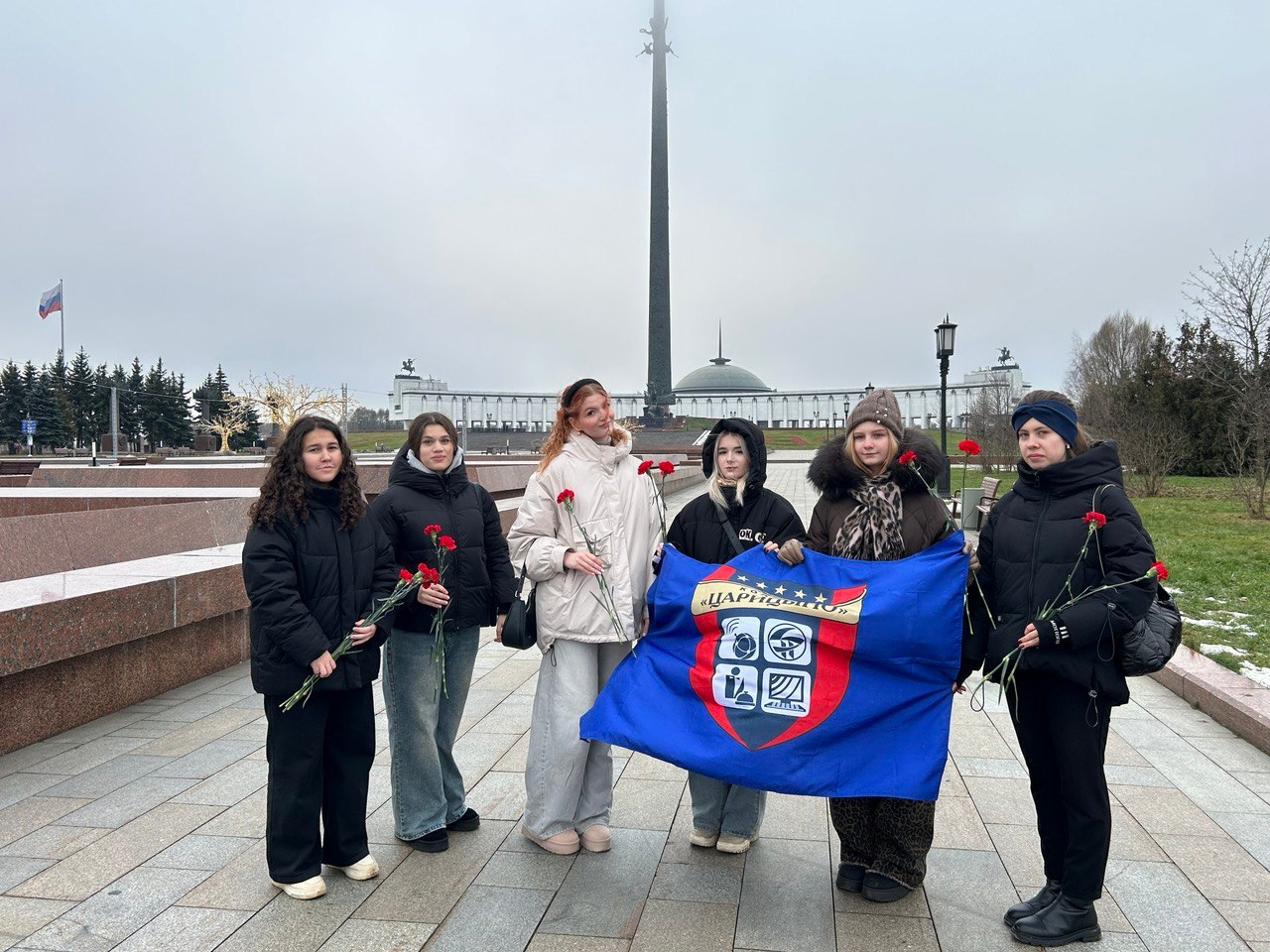 Студенты Колледжа «Царицыно» приняли участие в финальном этапе акции «Эстафета памяти». Фото: страница Колледжа «Царицыно»