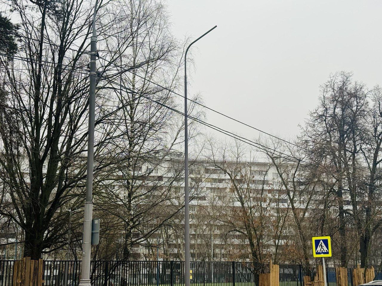 Специалисты проводят работы по благоустройству Севанской улицы. Фото: Telegram-канал управы района Царицыно